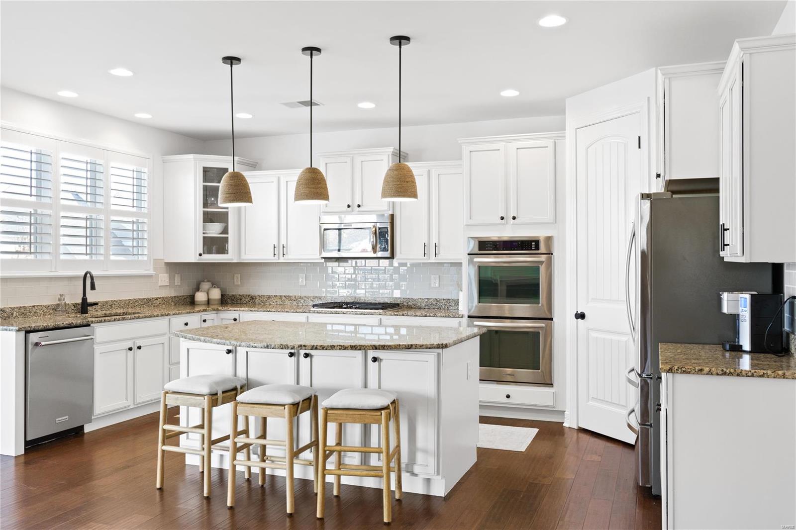 Chesterfield, Missouri 63005, United States, 5 Bedrooms Bedrooms, ,5 BathroomsBathrooms,Residential,Pending,22164