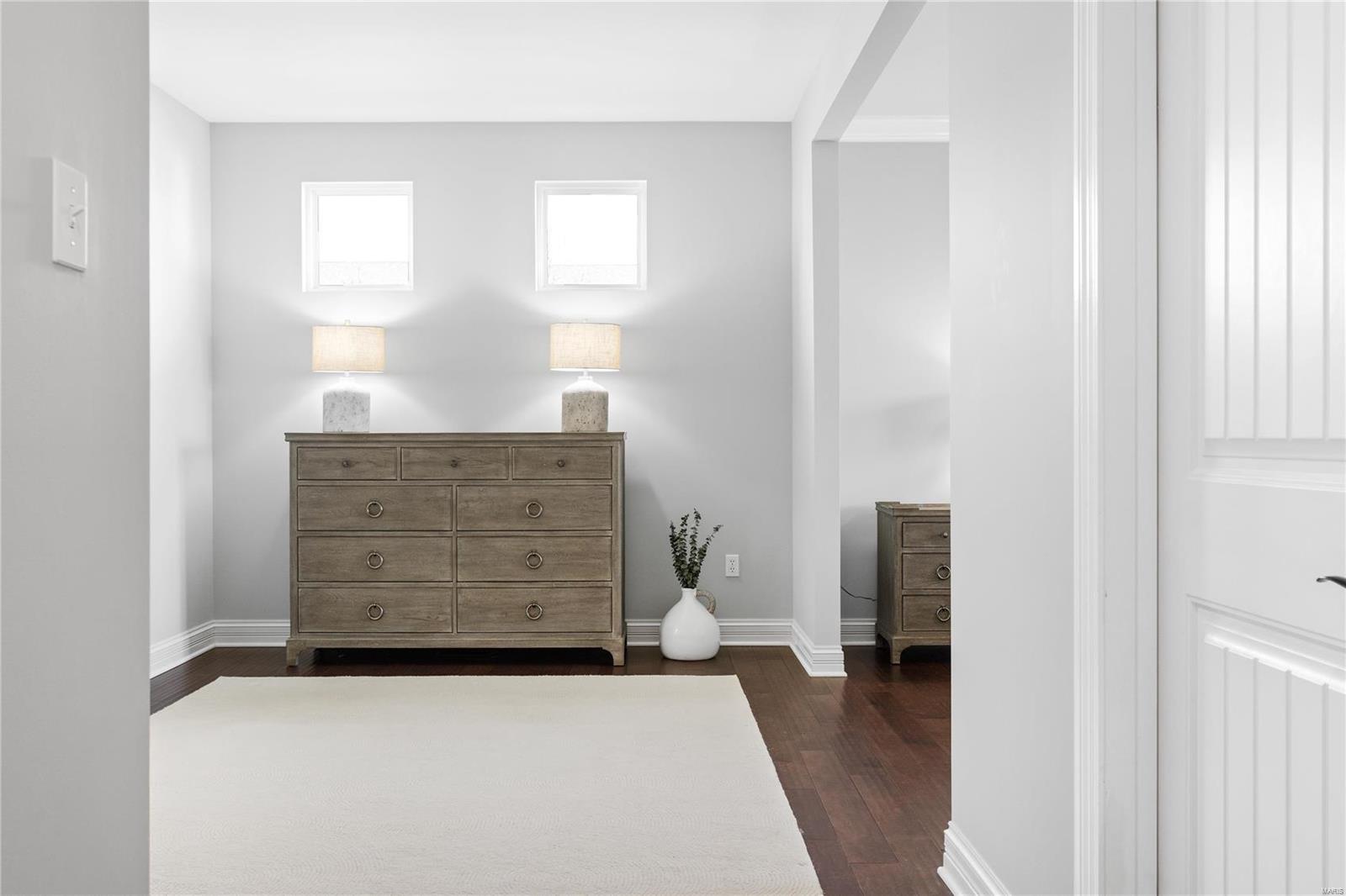 Chesterfield, Missouri 63005, United States, 5 Bedrooms Bedrooms, ,5 BathroomsBathrooms,Residential,Pending,22164