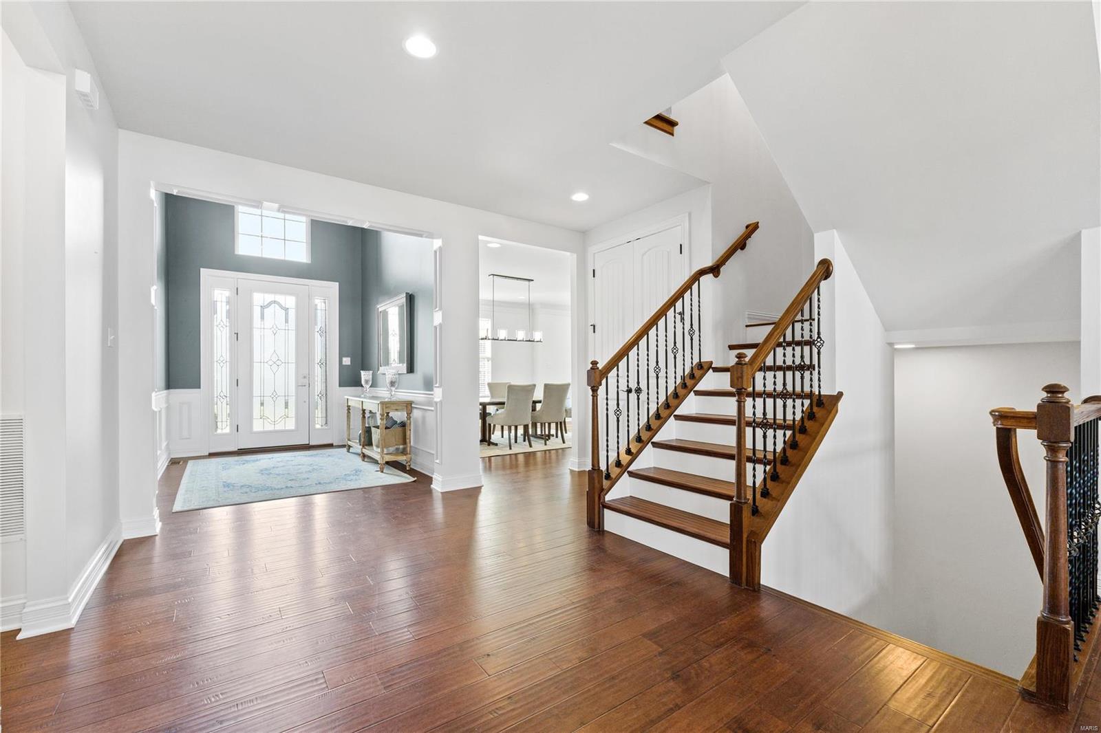 Chesterfield, Missouri 63005, United States, 5 Bedrooms Bedrooms, ,5 BathroomsBathrooms,Residential,Pending,22164