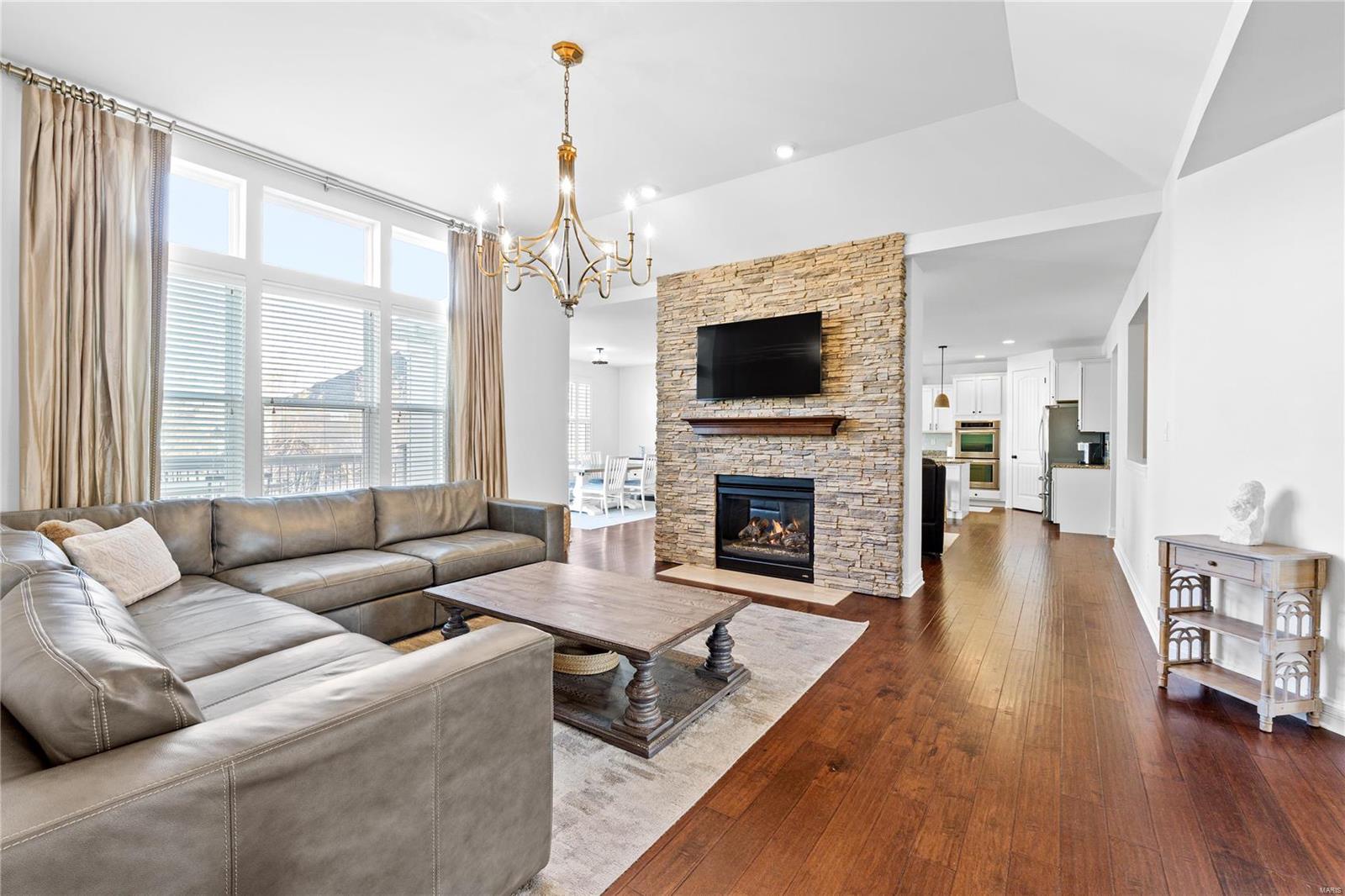 Chesterfield, Missouri 63005, United States, 5 Bedrooms Bedrooms, ,5 BathroomsBathrooms,Residential,Pending,22164