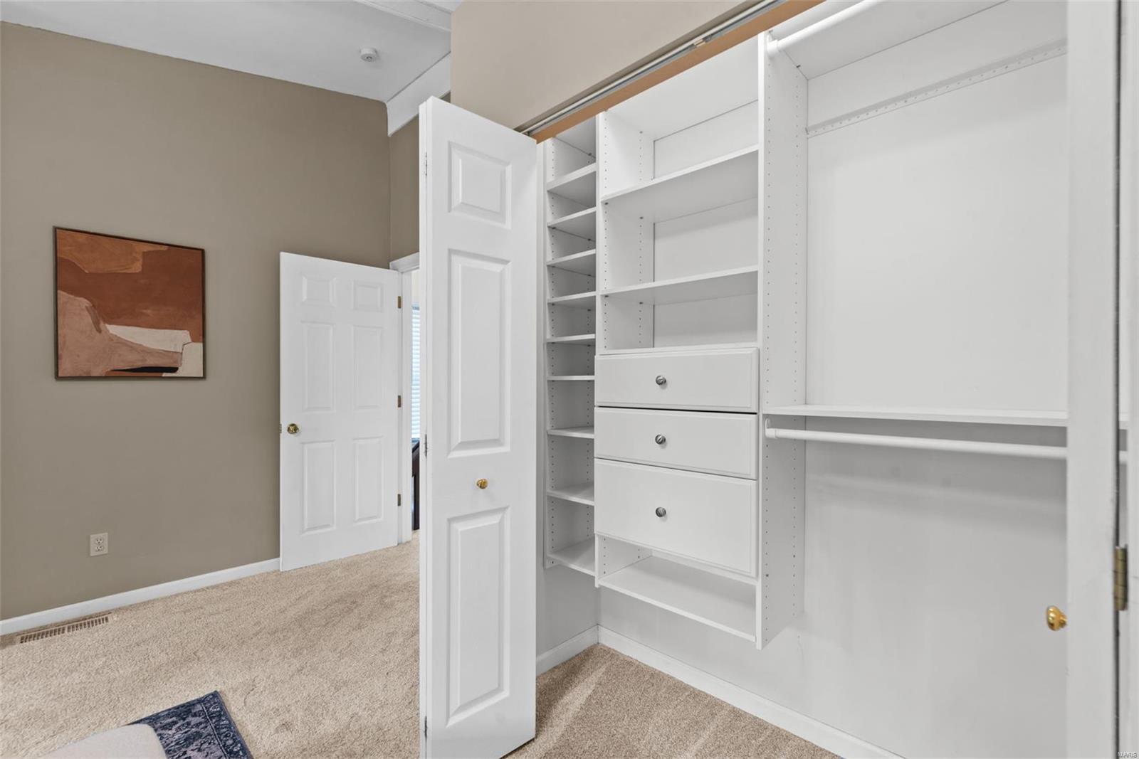 Kirkwood, Missouri 63122, United States, 3 Bedrooms Bedrooms, ,3 BathroomsBathrooms,Residential,Pending,123132