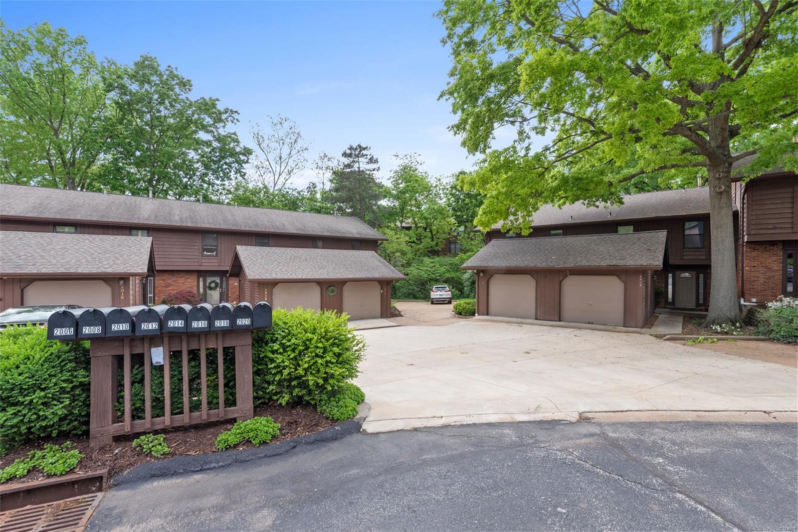 Kirkwood, Missouri 63122, United States, 3 Bedrooms Bedrooms, ,3 BathroomsBathrooms,Residential,Pending,123132