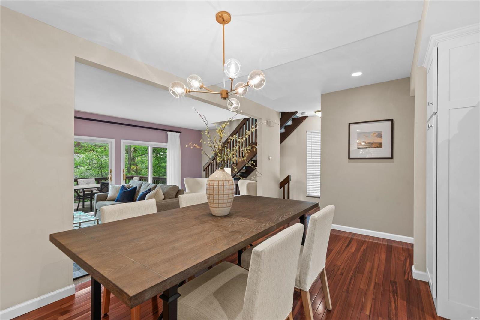 Kirkwood, Missouri 63122, United States, 3 Bedrooms Bedrooms, ,3 BathroomsBathrooms,Residential,Pending,123132