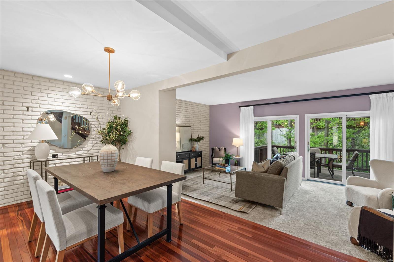 Kirkwood, Missouri 63122, United States, 3 Bedrooms Bedrooms, ,3 BathroomsBathrooms,Residential,Pending,123132