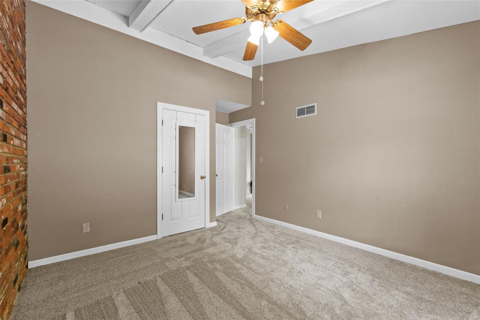 Kirkwood, Missouri 63122, United States, 3 Bedrooms Bedrooms, ,3 BathroomsBathrooms,Residential,Pending,123132