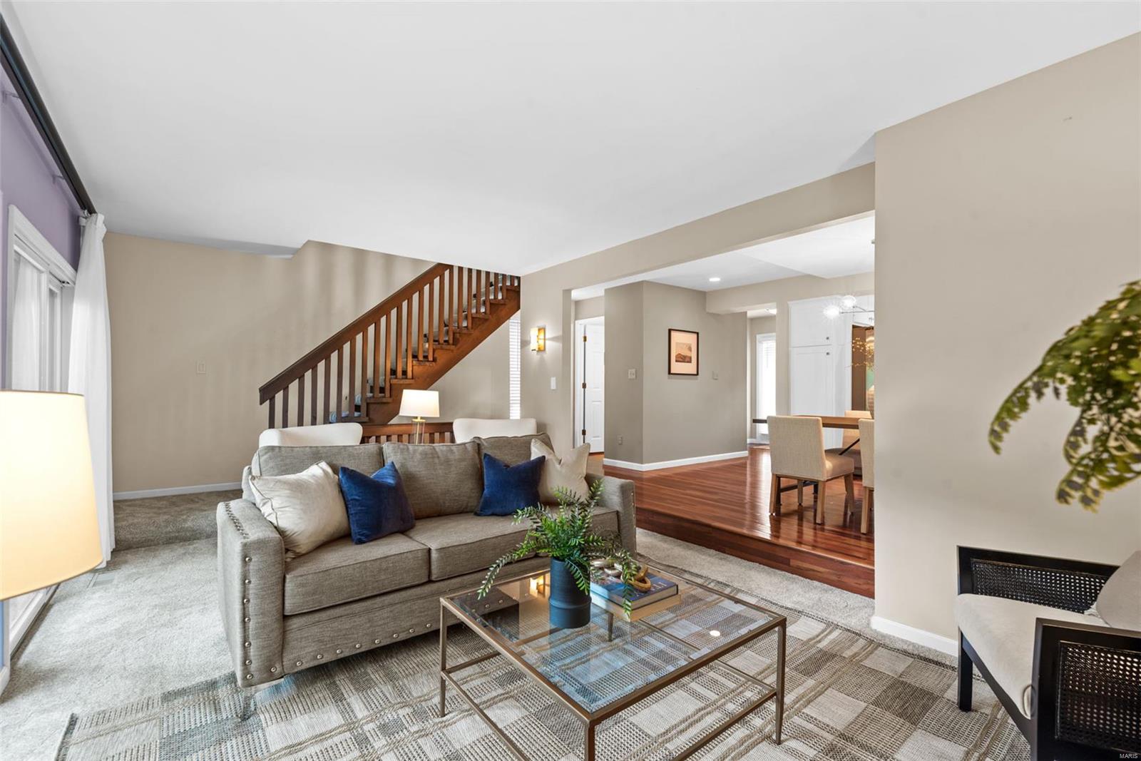 Kirkwood, Missouri 63122, United States, 3 Bedrooms Bedrooms, ,3 BathroomsBathrooms,Residential,Pending,123132