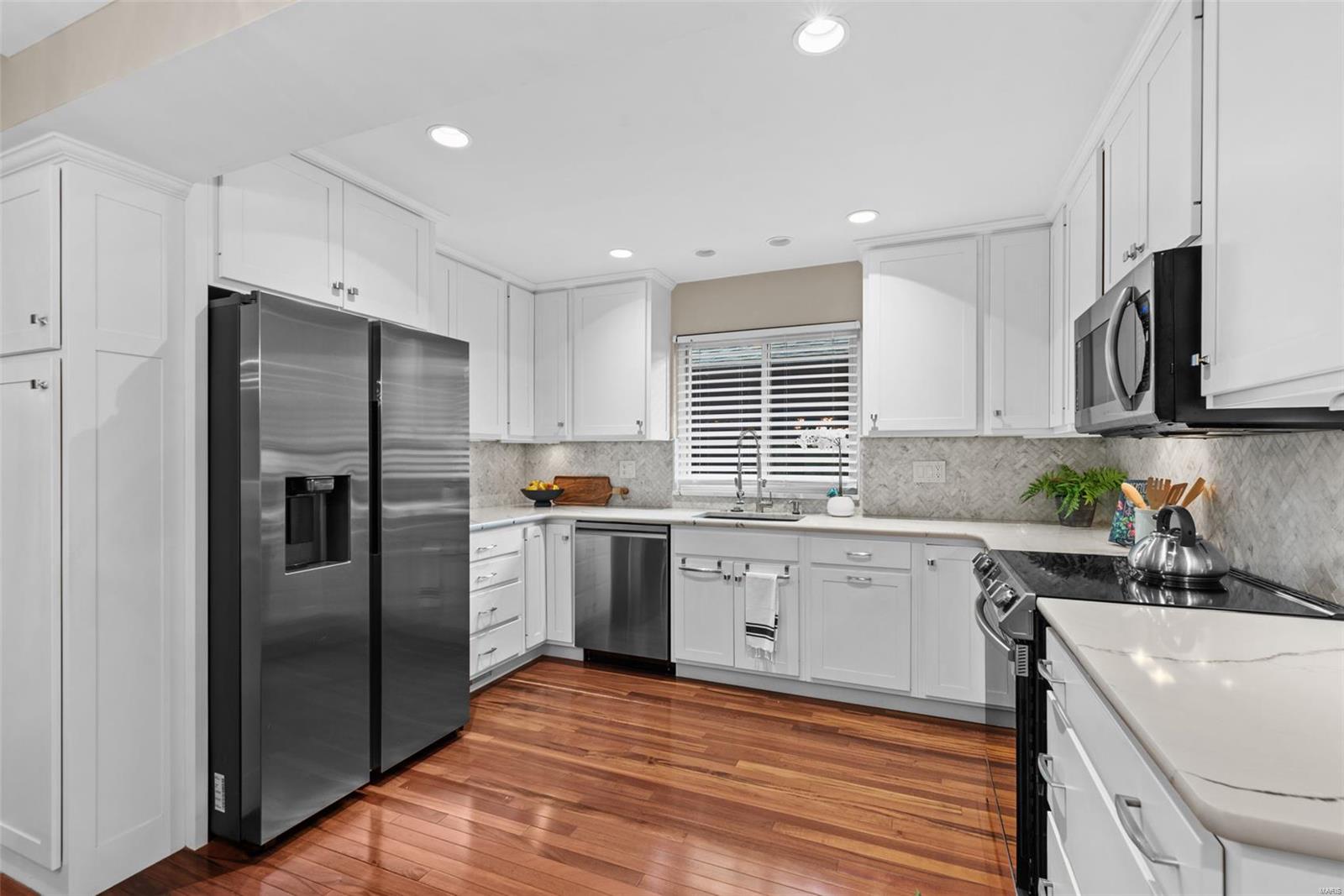 Kirkwood, Missouri 63122, United States, 3 Bedrooms Bedrooms, ,3 BathroomsBathrooms,Residential,Pending,123132