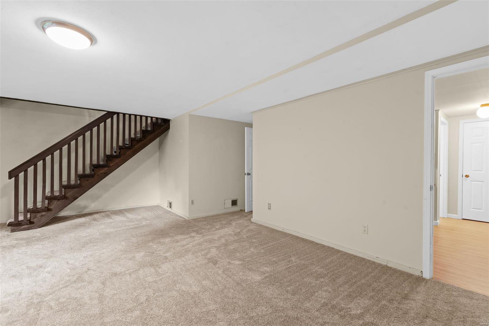 Kirkwood, Missouri 63122, United States, 3 Bedrooms Bedrooms, ,3 BathroomsBathrooms,Residential,Pending,123132