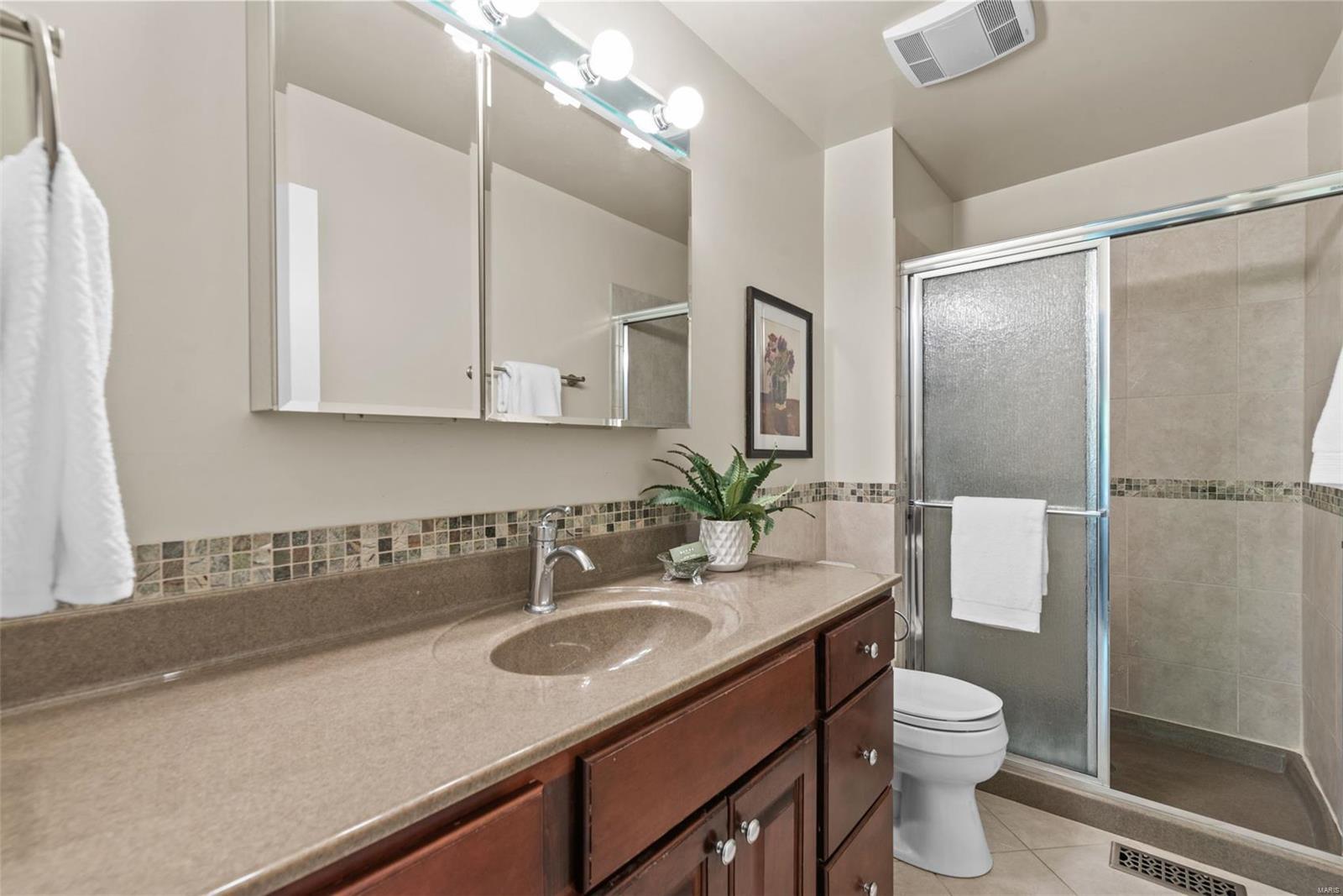 Kirkwood, Missouri 63122, United States, 3 Bedrooms Bedrooms, ,3 BathroomsBathrooms,Residential,Pending,123132