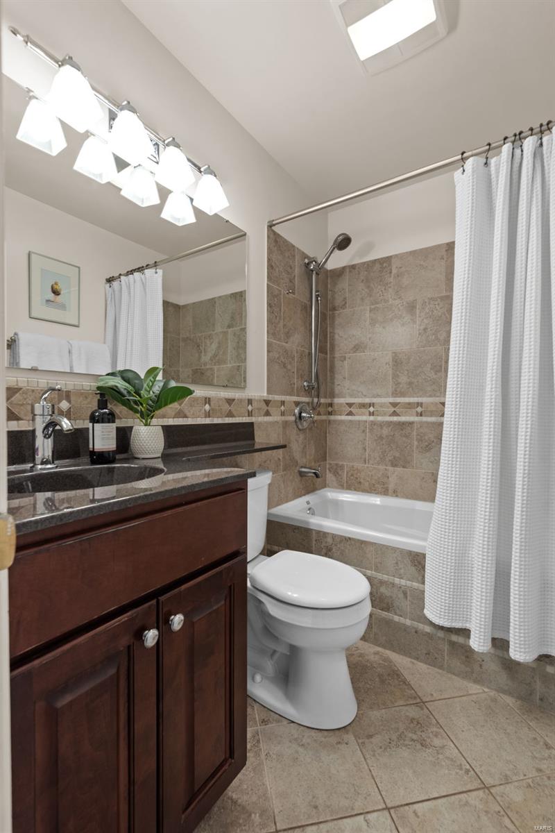 Kirkwood, Missouri 63122, United States, 3 Bedrooms Bedrooms, ,3 BathroomsBathrooms,Residential,Pending,123132