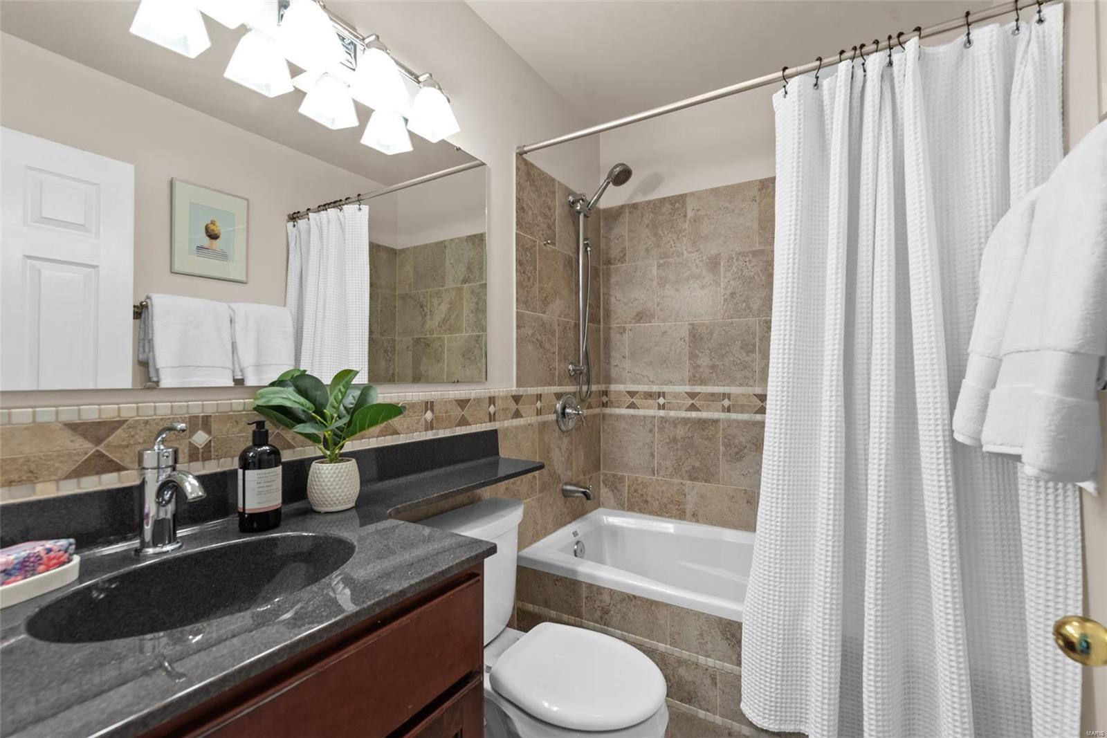 Kirkwood, Missouri 63122, United States, 3 Bedrooms Bedrooms, ,3 BathroomsBathrooms,Residential,Pending,123132