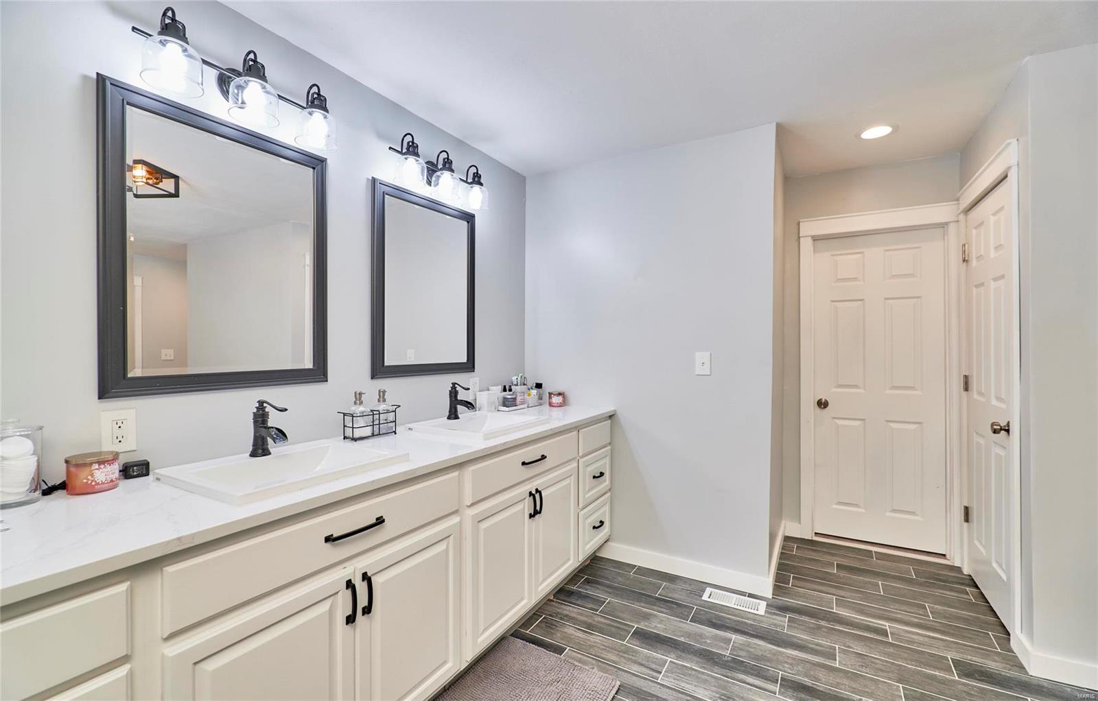 Hollow Hills - Residential