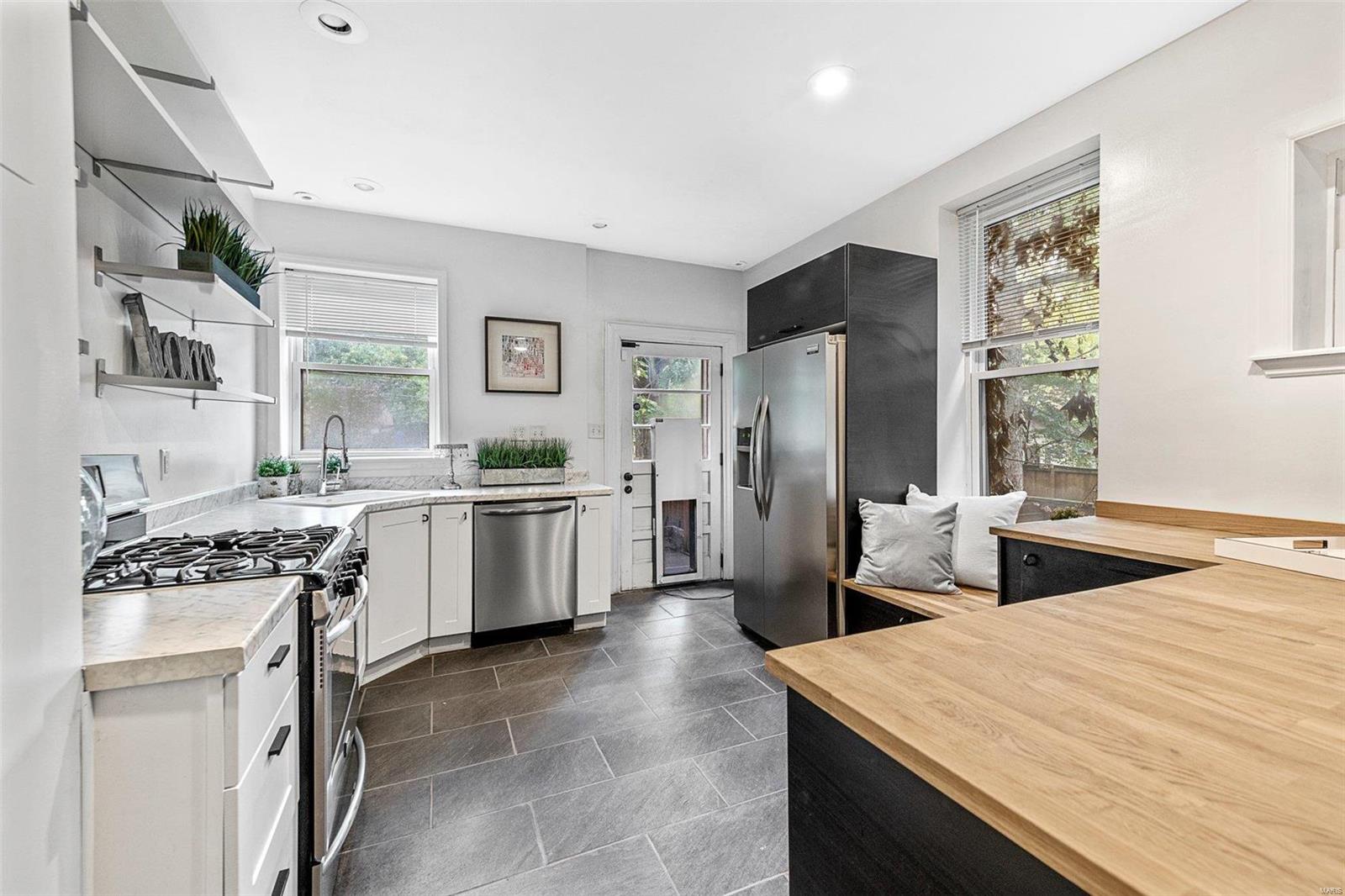 Compton Hill Place Add - Residential