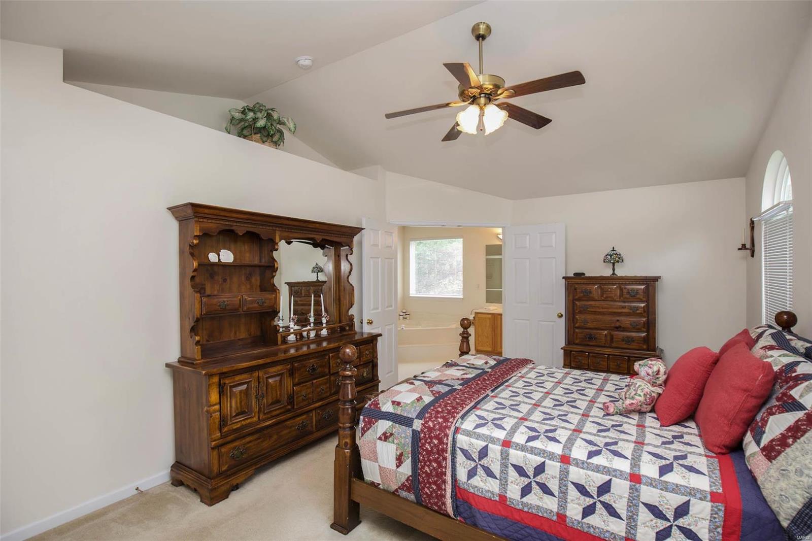 Lindys Landing - Residential