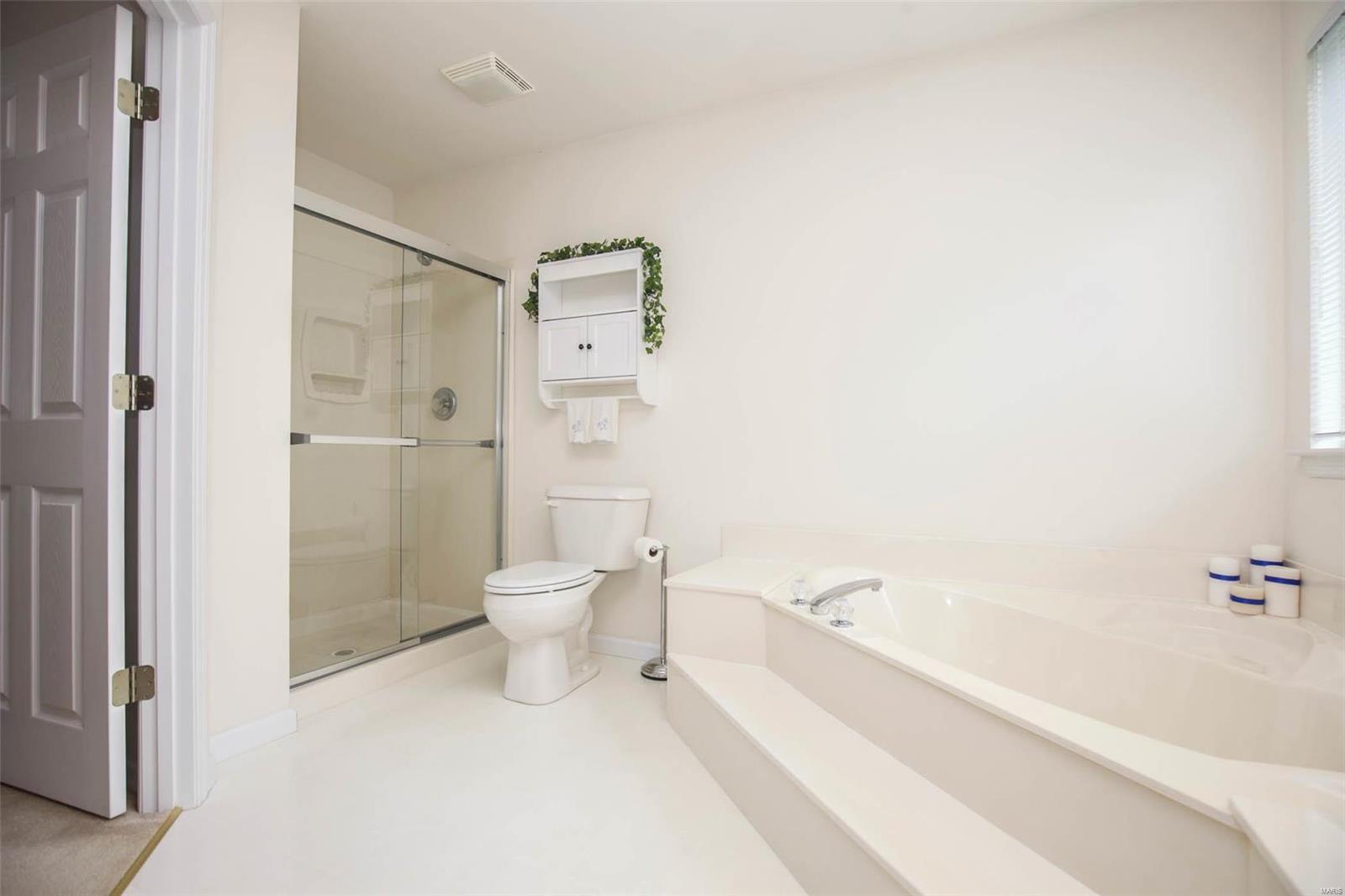 Lindys Landing - Residential
