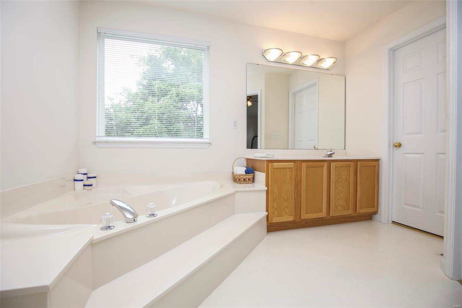 Lindys Landing - Residential