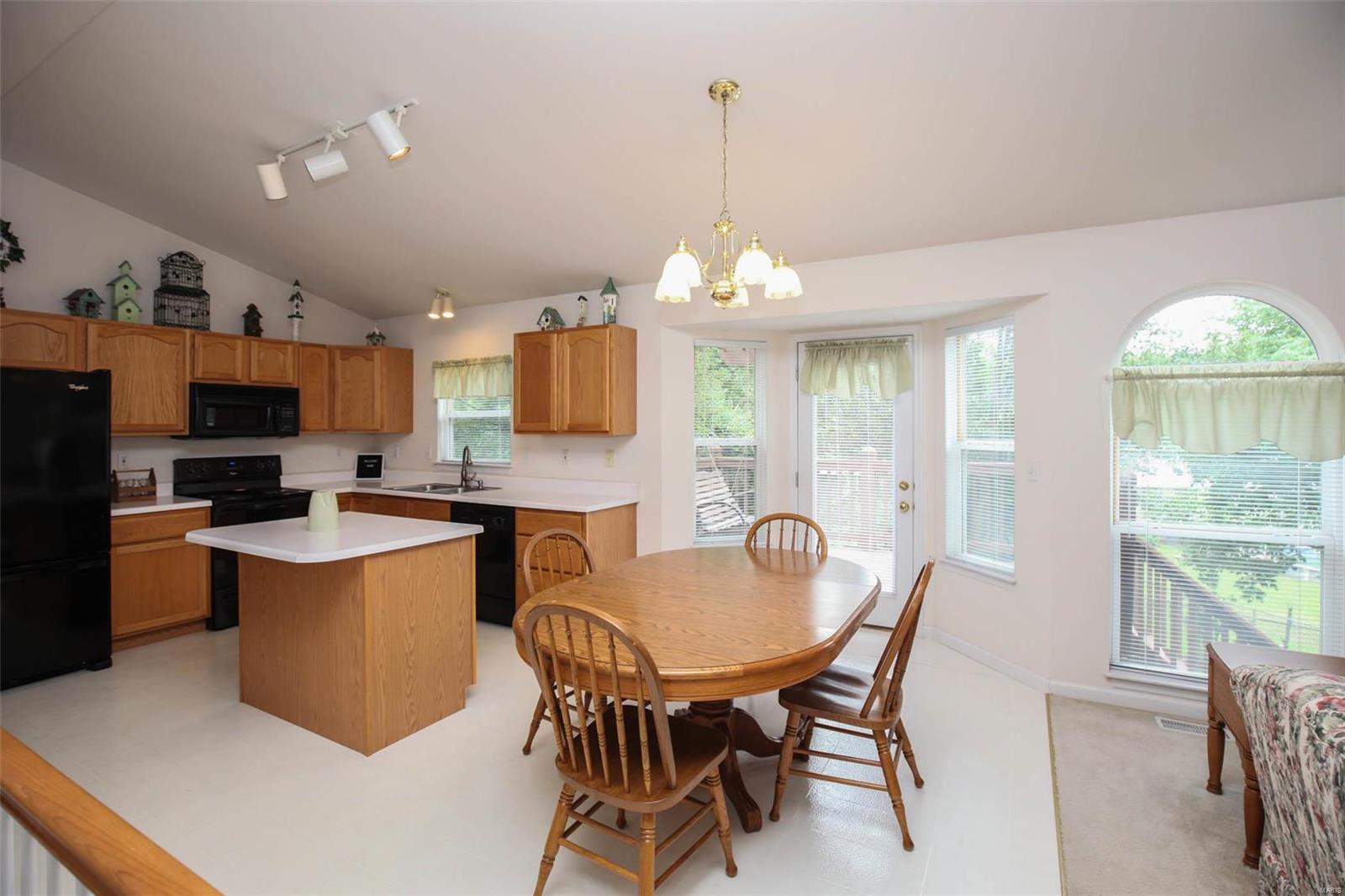 Lindys Landing - Residential