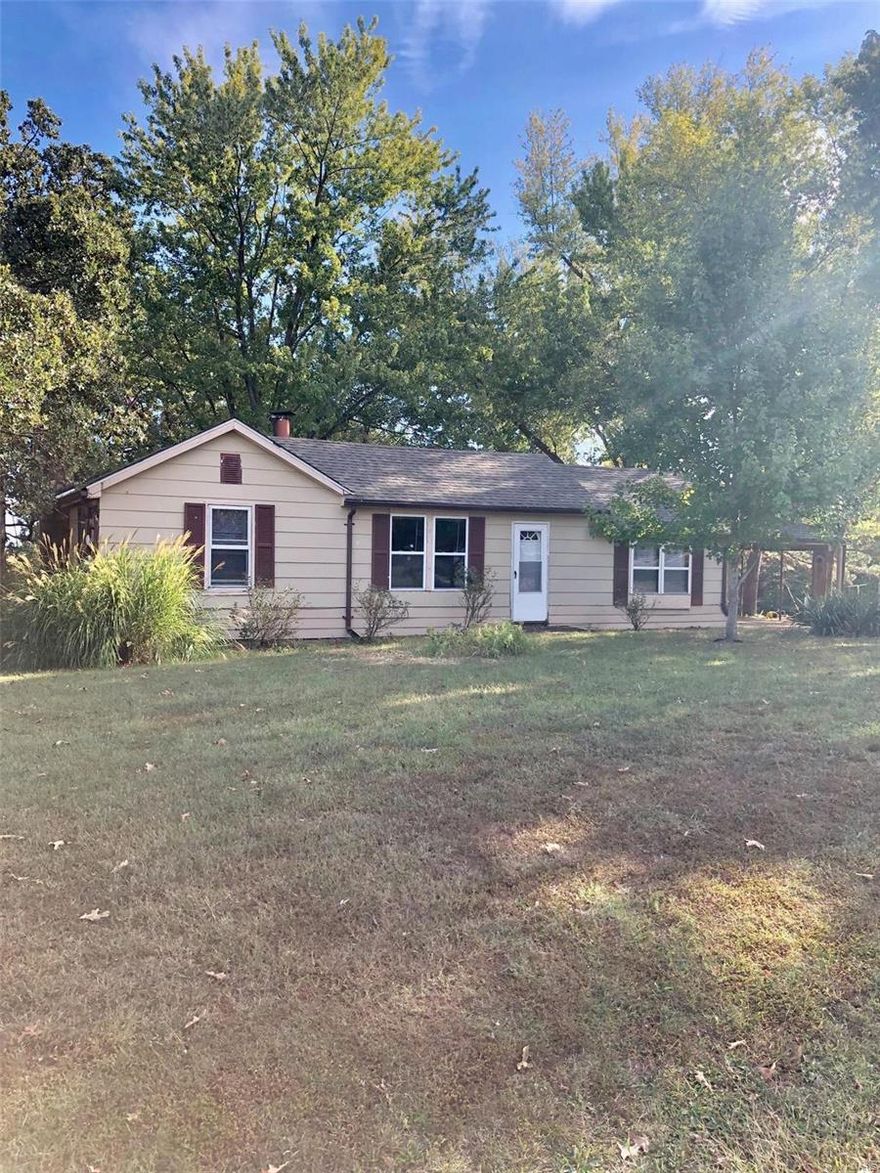 Attention investors! Great fixer upper in Bloomsdale on over 3 acres! Those home offers a lot of potential (I have plenty of ideas I would love to share!) The home offers a newer roof and a brand new drain field for the septic system. It has 3 bedrooms, one full bath, an eat in kitchen, and a family room with a brick, wood burning fireplace. Behind the house there is a small barn that could be used for storage. Or, with over 3 acres, you could build your dream shop! Would make a great fix and flip, rental, or a great place to move into yourself with a little bit of work. Lots of opportunity. Call to schedule your showing!