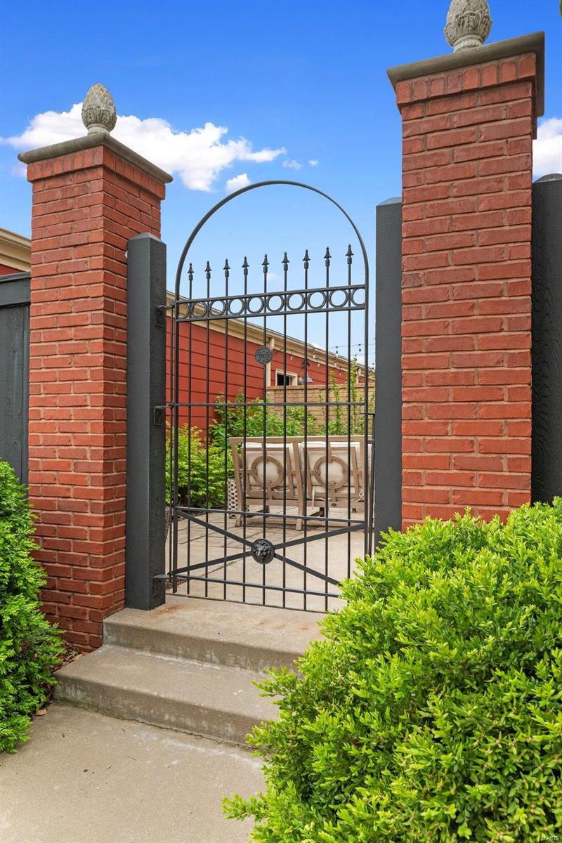 New Town At St Chas #1a - Residential