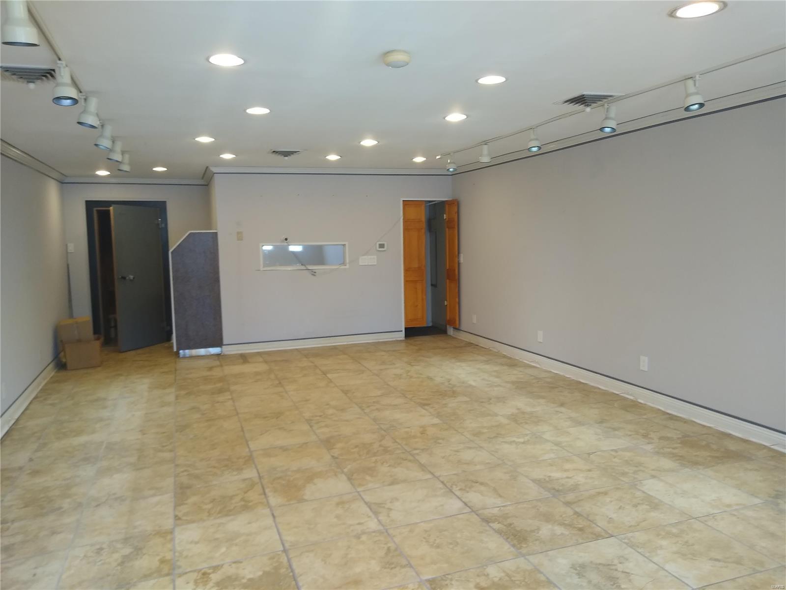 301 W Broadway