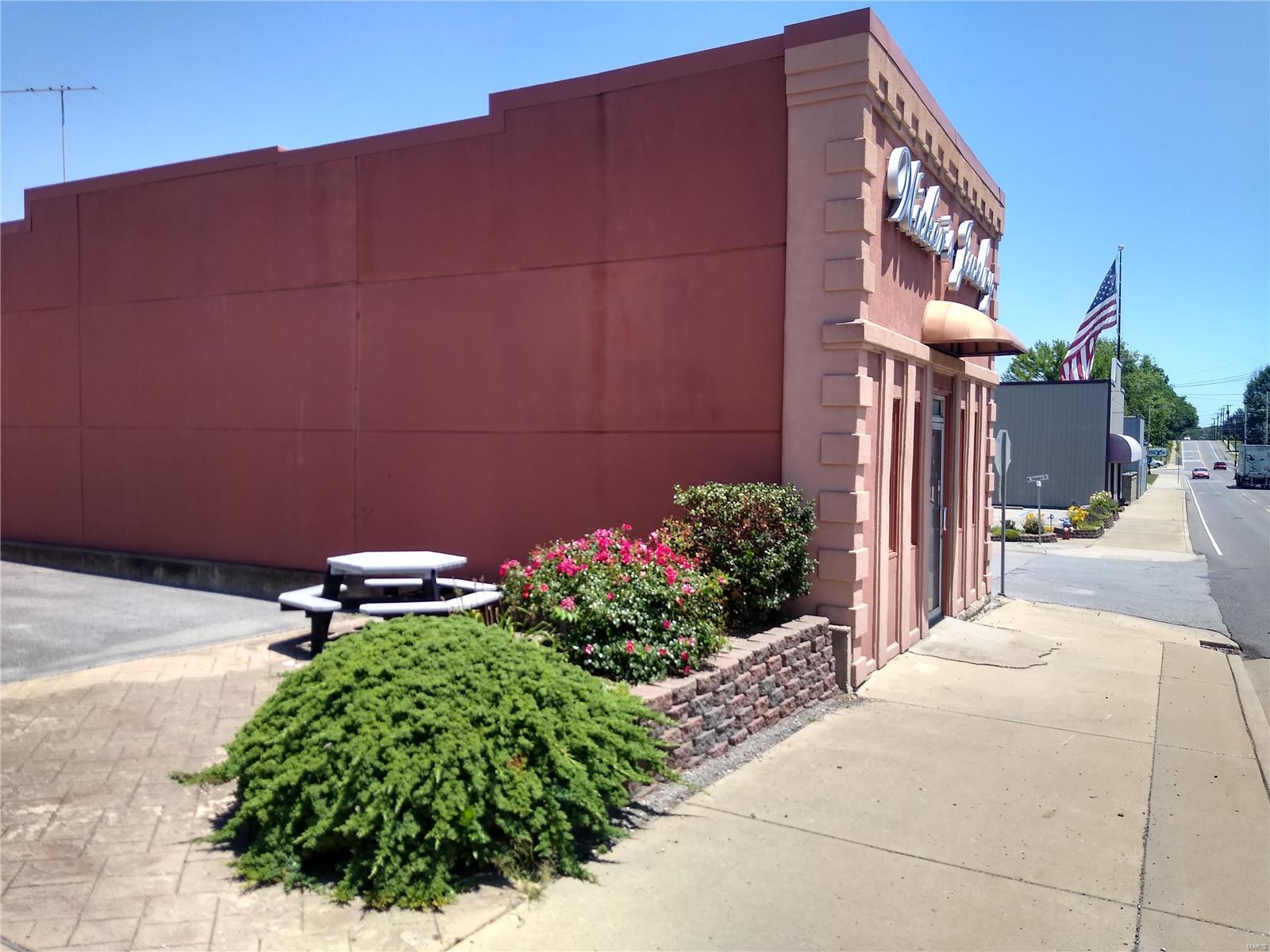 301 W Broadway