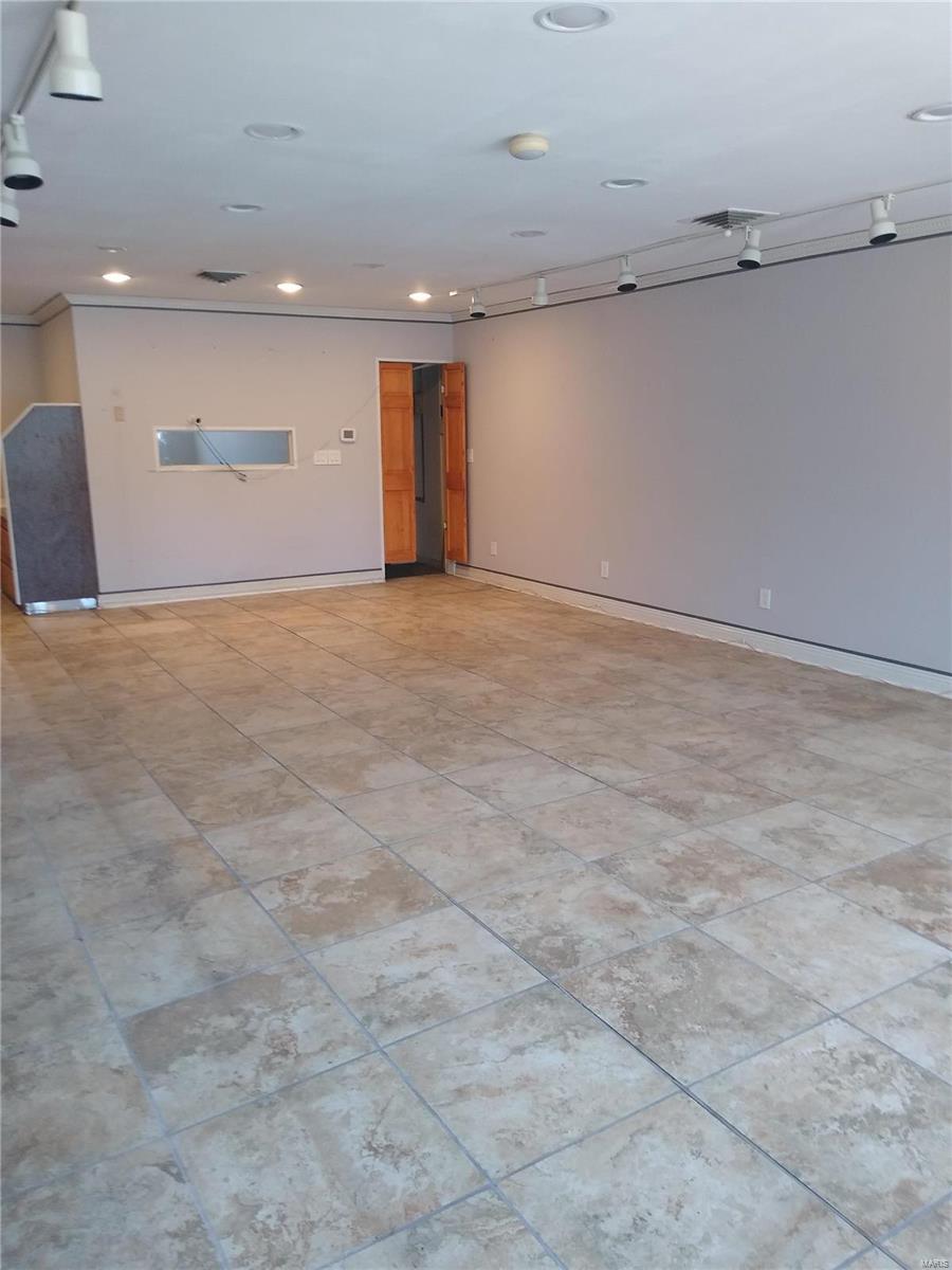 301 W Broadway