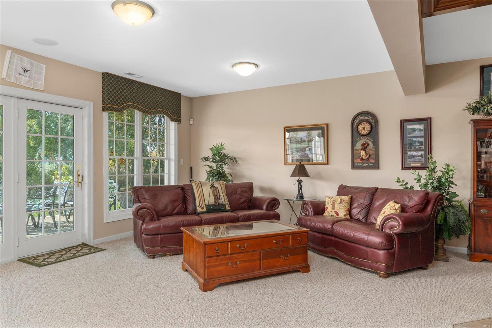 OFallon, Missouri 63368, United States, 3 Bedrooms Bedrooms, ,5 BathroomsBathrooms,Residential,Pending,44555