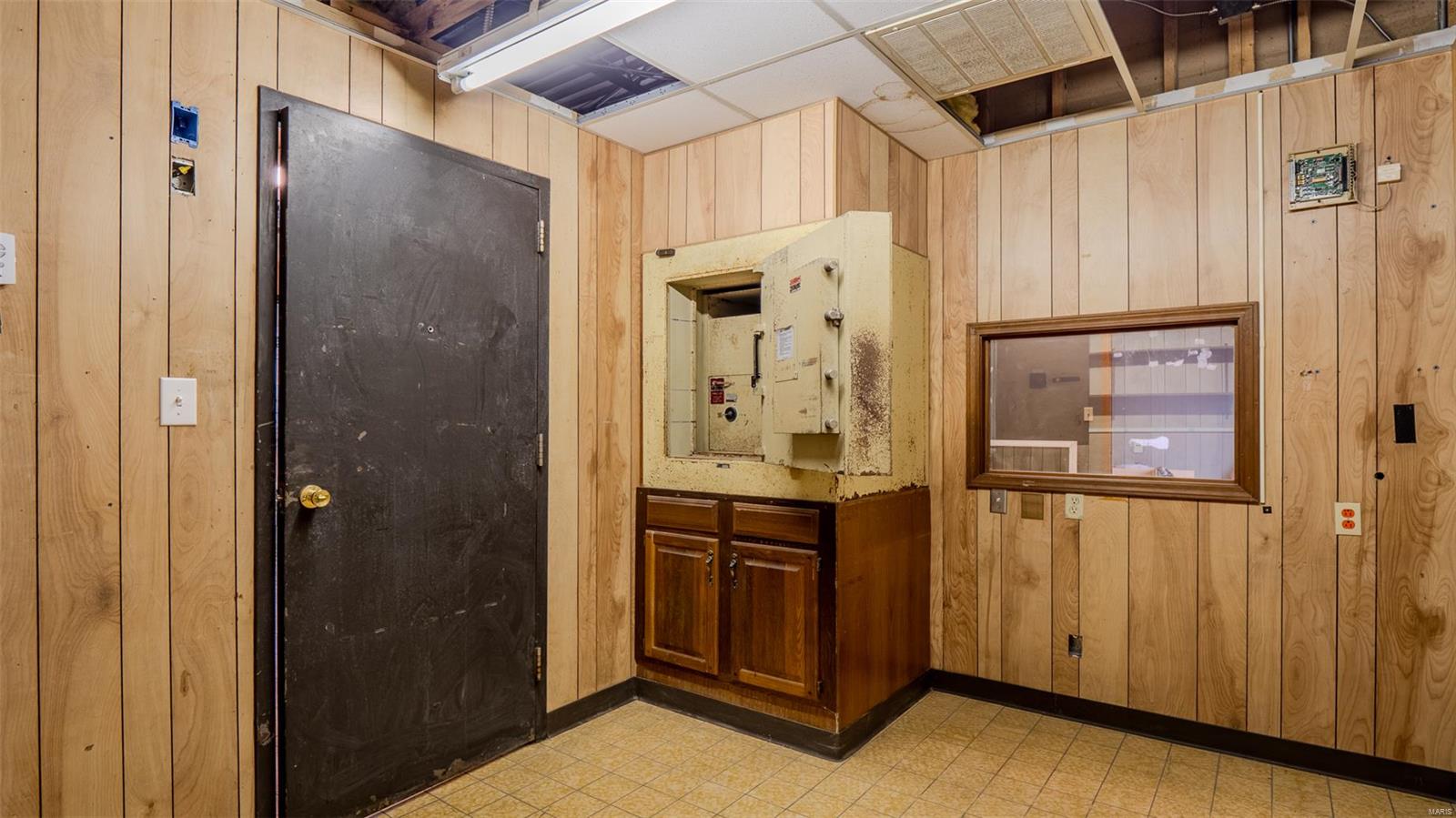 Commercial - Commercial Sale