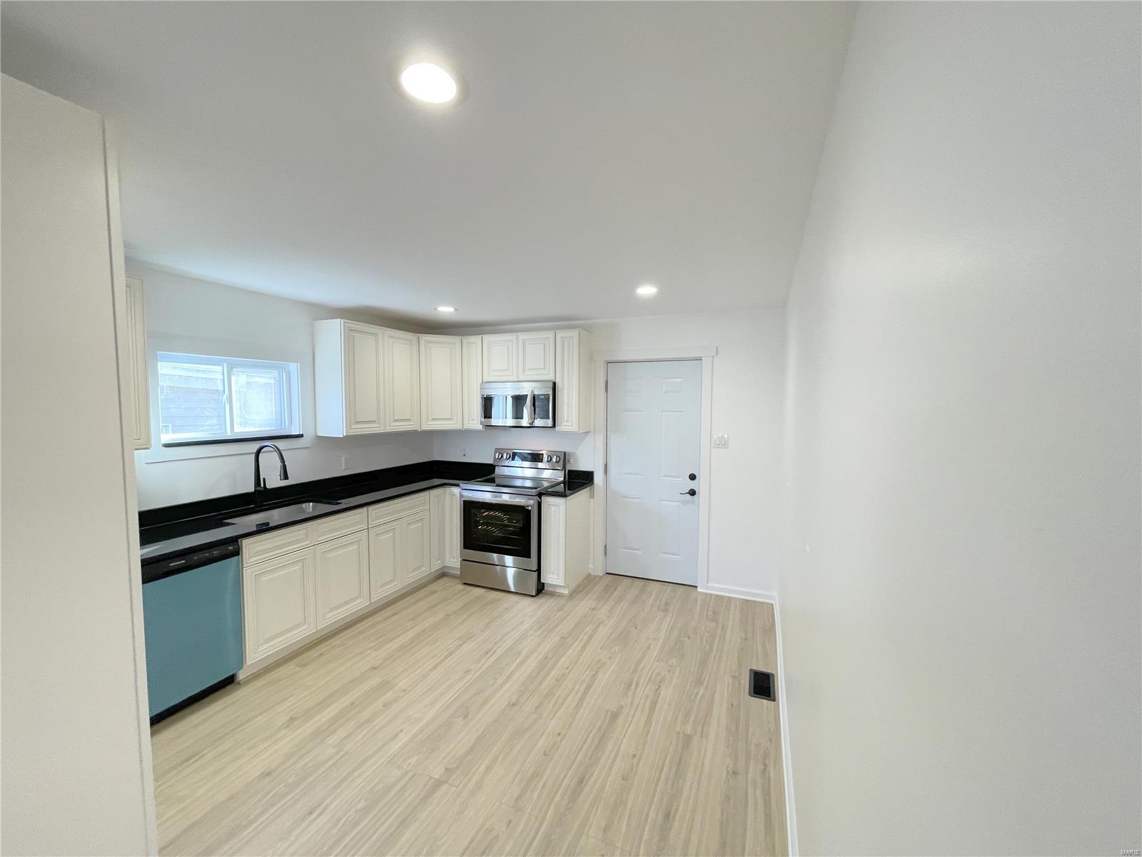 Sig Nur Tr - Residential