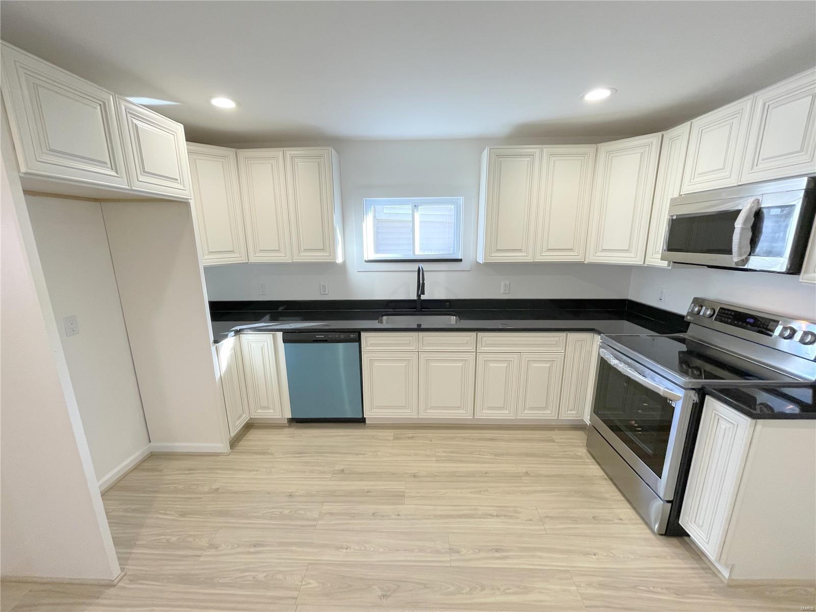 Sig Nur Tr - Residential