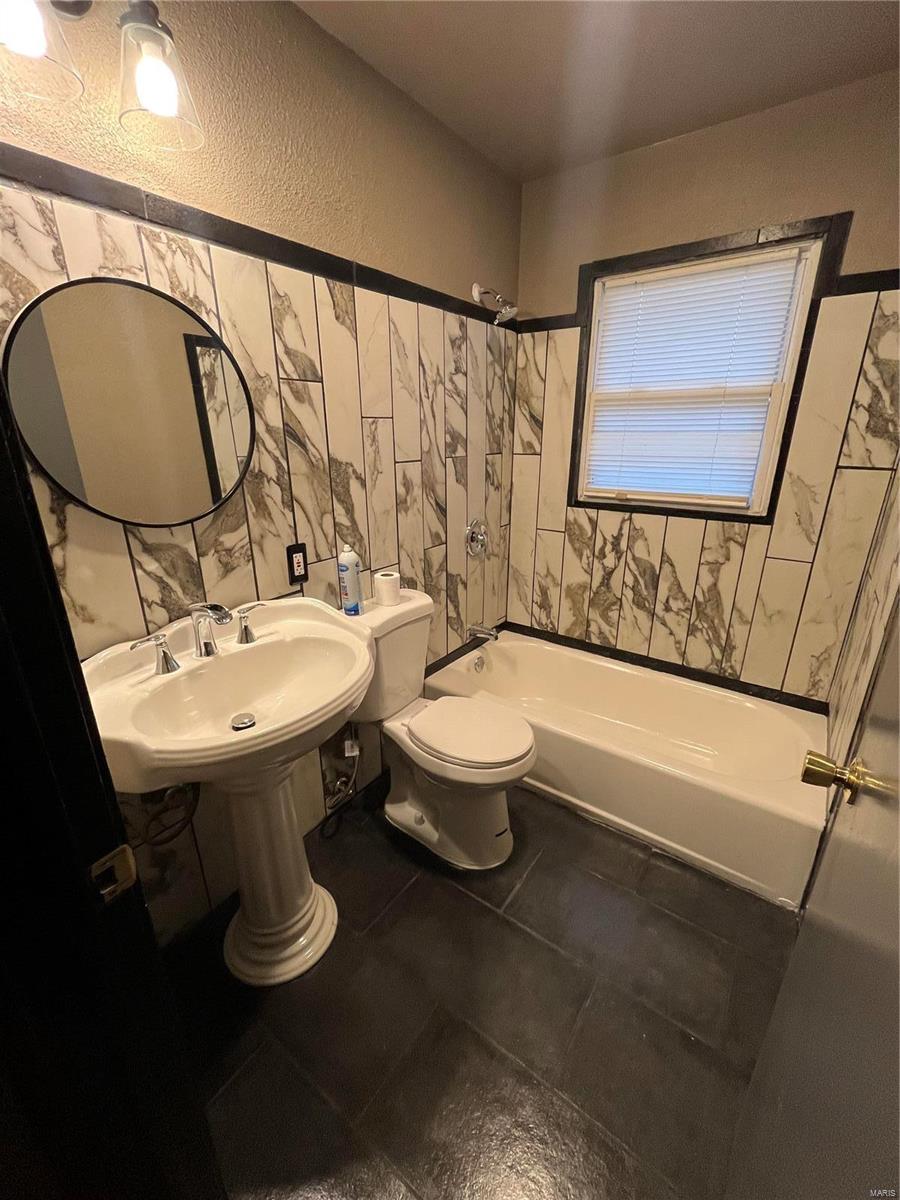 St Louis, Missouri 63137, United States, 3 Bedrooms Bedrooms, ,1 BathroomBathrooms,Residential,Pending,77422