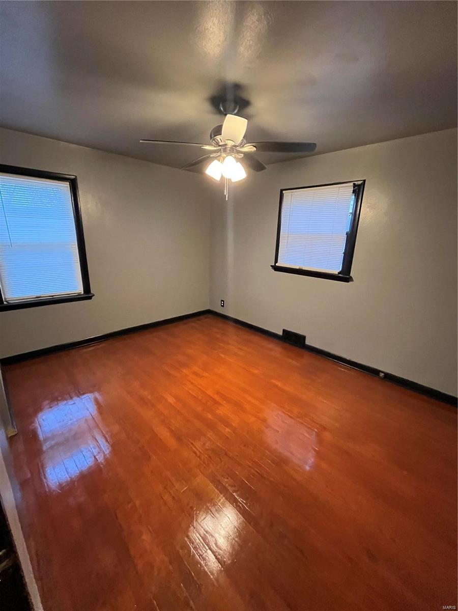 St Louis, Missouri 63137, United States, 3 Bedrooms Bedrooms, ,1 BathroomBathrooms,Residential,Pending,77422