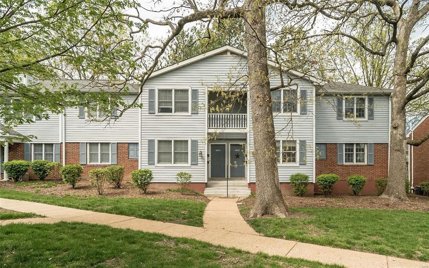 STUNNING RENOVATED Brentwood Forest GROUND FLOOR END UNIT. It begins with ceramic tile entry. Followed by the stylish wood look laminate flooring throughout the spacious living rm, hall & bedrms. Dining Rm leads to the large 16x10 patio. VERY INVITING KITCHEN FEATURES RAISED PANEL MAPLE CABINETS, GRANITE COUNTERS, UNDERMOUNT DEEP DBL BOWL SINK, STAINLESS SMOOTH TOP RANGE & DISHWASHER, UNDER CABINET LIGHTING, MICROWAVE, CERAMIC TILE FLOOR. Nice size Master Bedrm w lg dbl dr closet. Both bdrms have duets. CHICLY UPDATED BATH W FURNITURE STYLE VANITY, TUB/SHOWER w SUBWAY TILE TO CEILING & BUILT-IN NICHE. Additional features: NEW ELECTRIC PANEL 2017, neutral décor, WIDE BASEBOARDS, 6 PANEL DOORS & UPDATED FIXTURES. MAIN FLOOR LAUNDRY closet which accommodates full size washer & dryer side by side. ENJOY ALL THE AMENITIES OF BRENTWOOD FOREST INCLUDING TWO POOLS, TENNIS COURTS, LAKE, WALKING TRAILS & MORE. Convenient to Clayton, Downtown, shopping, restaurants & with easy access to highway. Location: City, End Unit, Ground Level