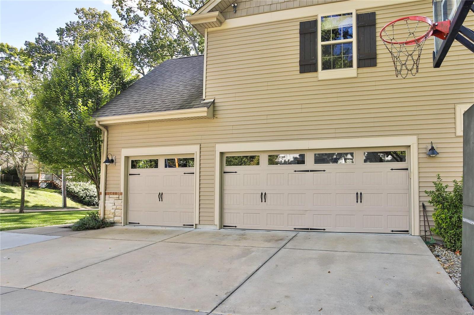 W Helfenstein Park - Residential