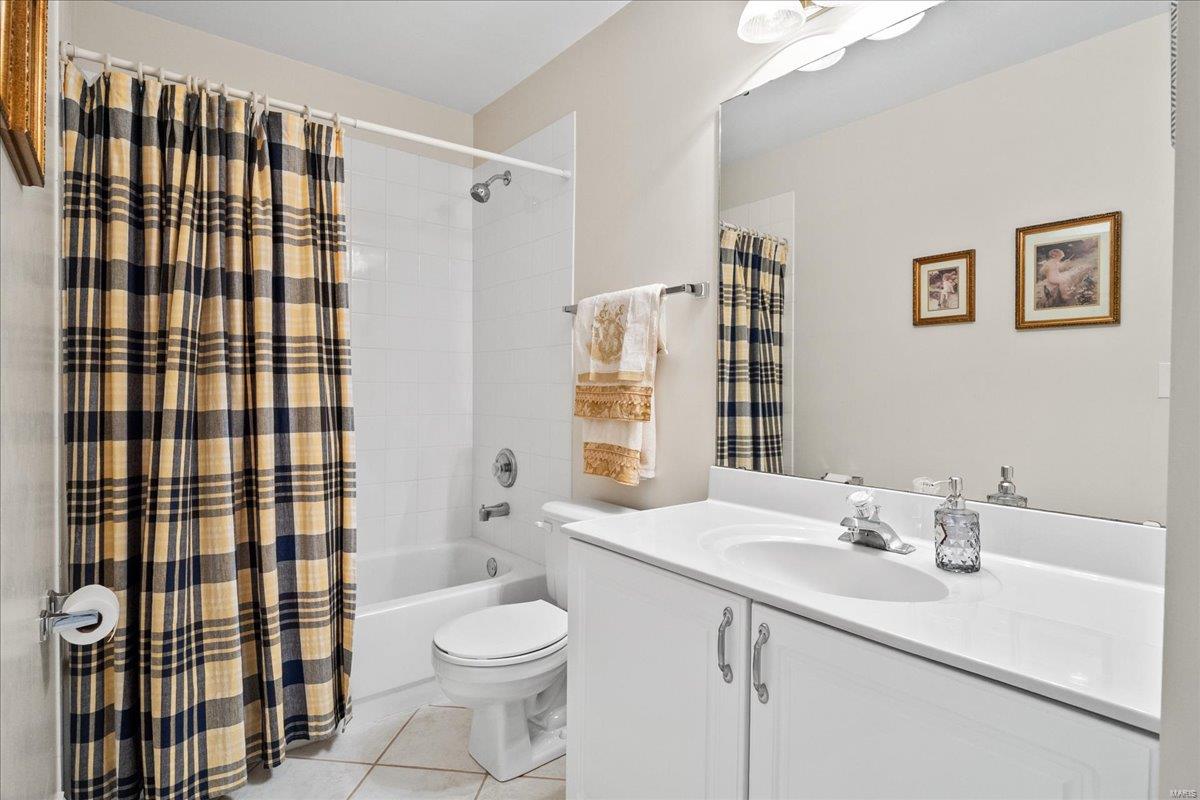 Wildwood, Missouri 63025, United States, 5 Bedrooms Bedrooms, ,5 BathroomsBathrooms,Residential,Pending,105617