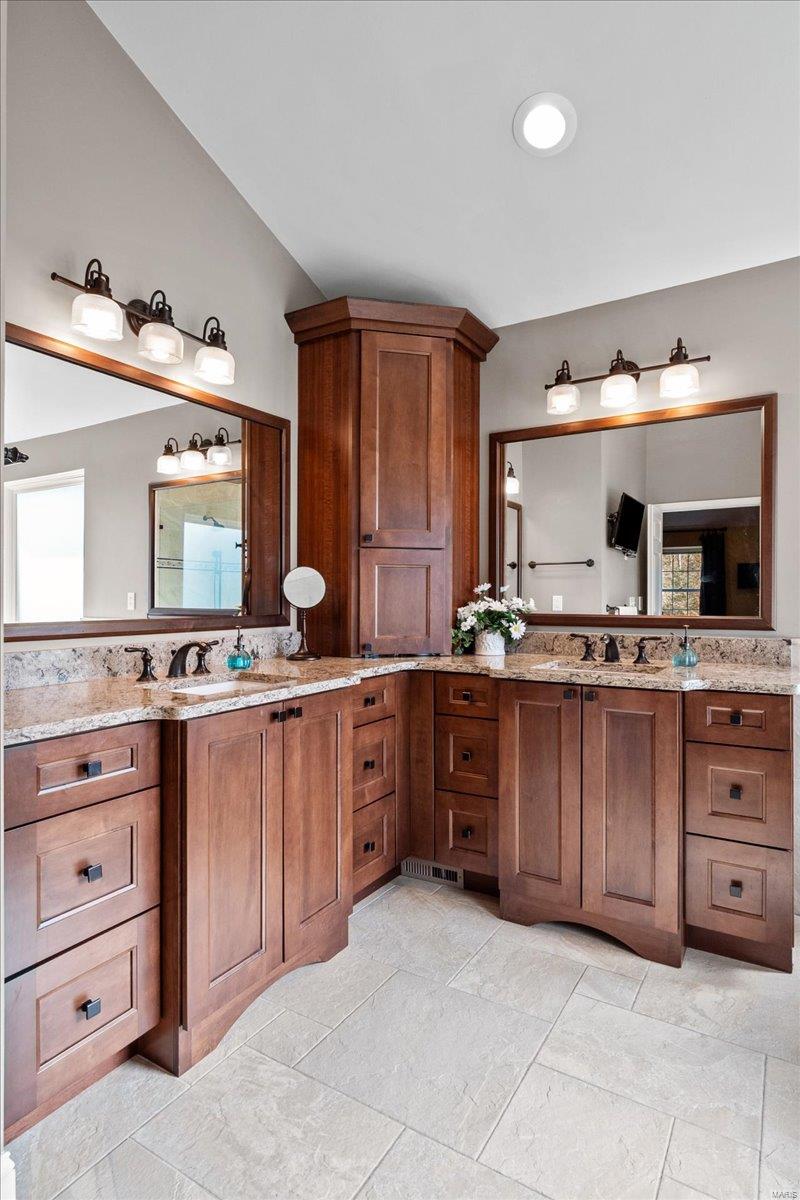 Wildwood, Missouri 63025, United States, 5 Bedrooms Bedrooms, ,5 BathroomsBathrooms,Residential,Pending,105617