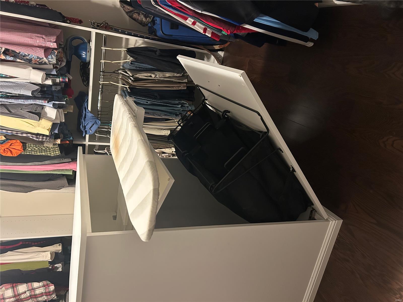 Wildwood, Missouri 63025, United States, 5 Bedrooms Bedrooms, ,5 BathroomsBathrooms,Residential,Pending,105617