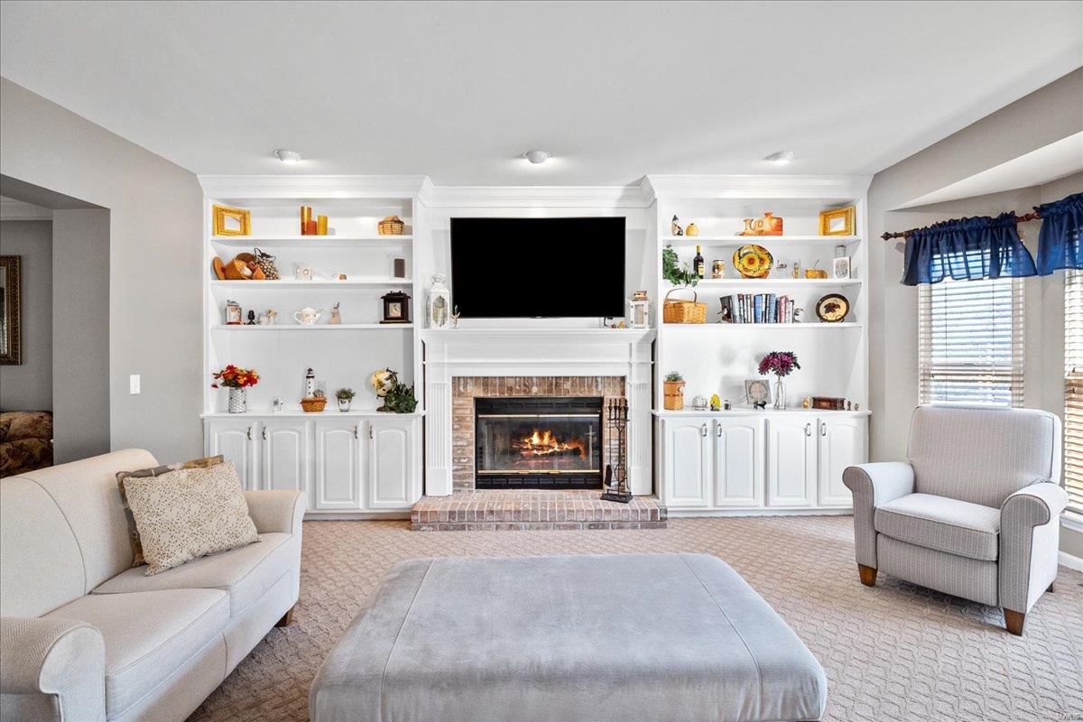 Wildwood, Missouri 63025, United States, 5 Bedrooms Bedrooms, ,5 BathroomsBathrooms,Residential,Pending,105617