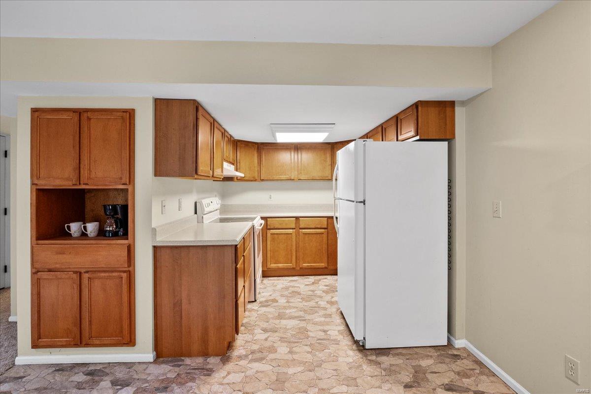 Wildwood, Missouri 63025, United States, 5 Bedrooms Bedrooms, ,5 BathroomsBathrooms,Residential,Pending,105617