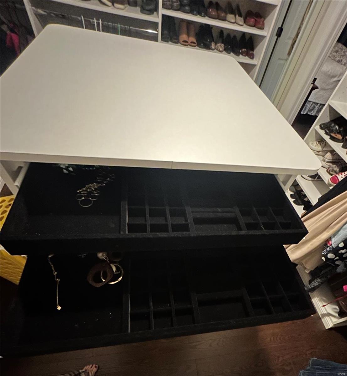 Wildwood, Missouri 63025, United States, 5 Bedrooms Bedrooms, ,5 BathroomsBathrooms,Residential,Pending,105617