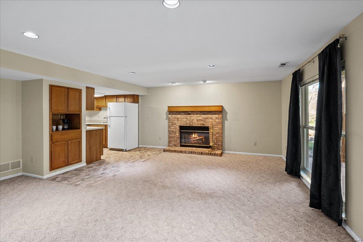 Wildwood, Missouri 63025, United States, 5 Bedrooms Bedrooms, ,5 BathroomsBathrooms,Residential,Pending,105617