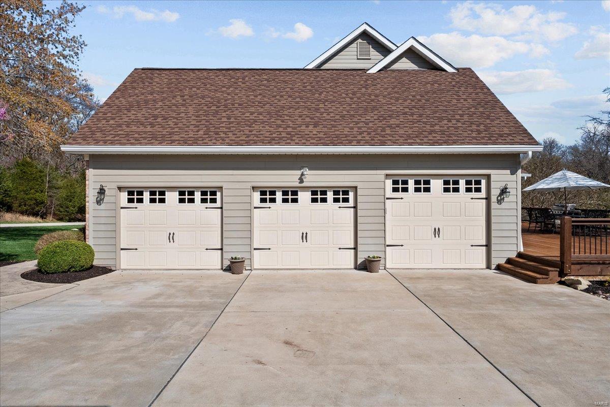 Wildwood, Missouri 63025, United States, 5 Bedrooms Bedrooms, ,5 BathroomsBathrooms,Residential,Pending,105617