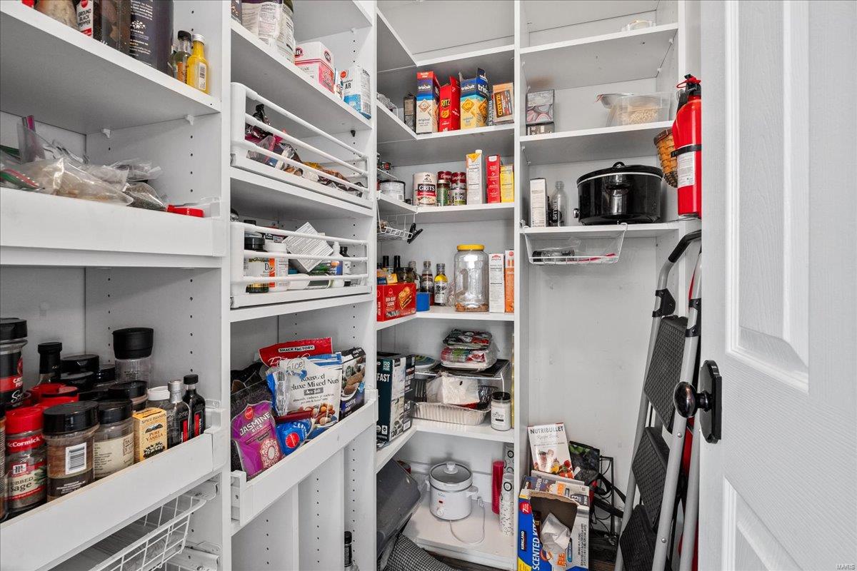 Wildwood, Missouri 63025, United States, 5 Bedrooms Bedrooms, ,5 BathroomsBathrooms,Residential,Pending,105617