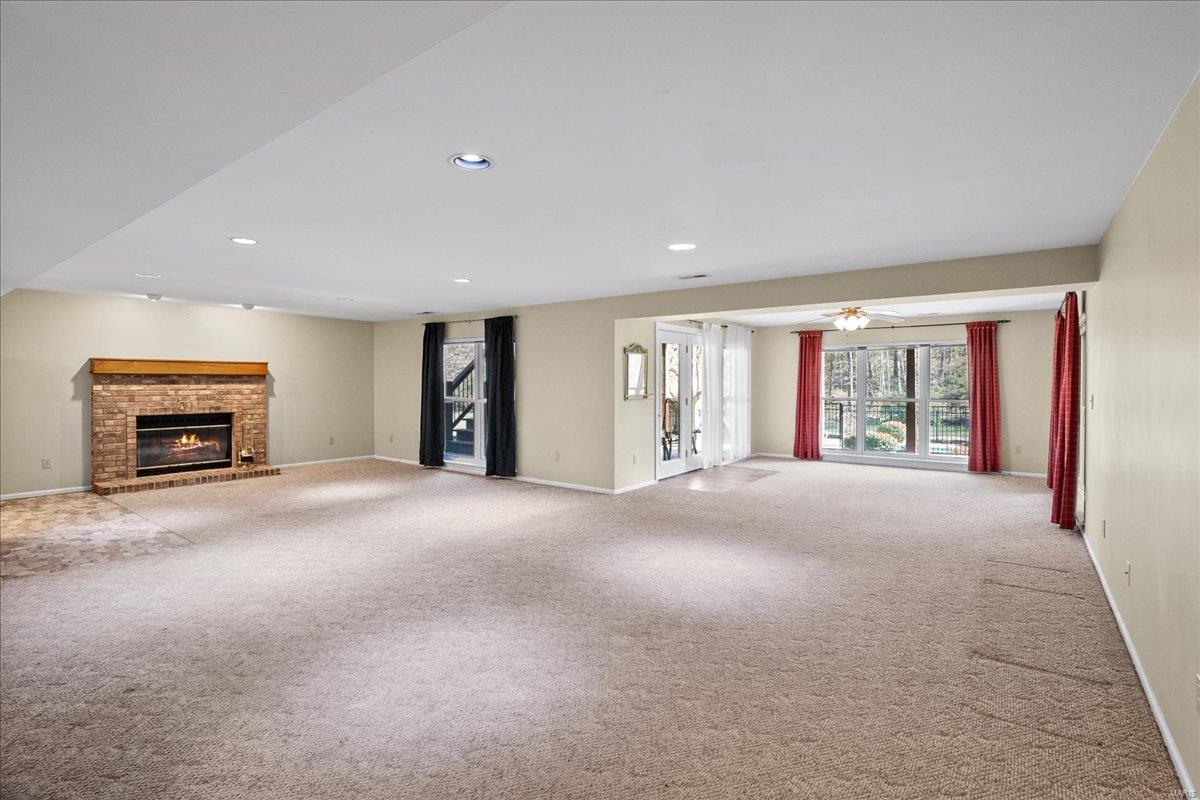 Wildwood, Missouri 63025, United States, 5 Bedrooms Bedrooms, ,5 BathroomsBathrooms,Residential,Pending,105617