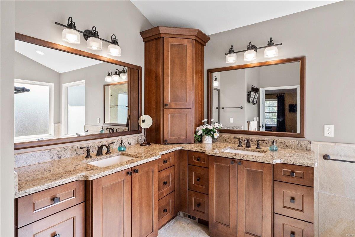 Wildwood, Missouri 63025, United States, 5 Bedrooms Bedrooms, ,5 BathroomsBathrooms,Residential,Pending,105617