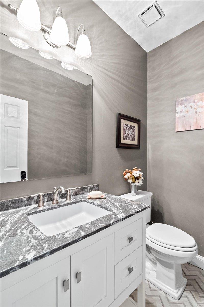 Wildwood, Missouri 63025, United States, 5 Bedrooms Bedrooms, ,5 BathroomsBathrooms,Residential,Pending,105617