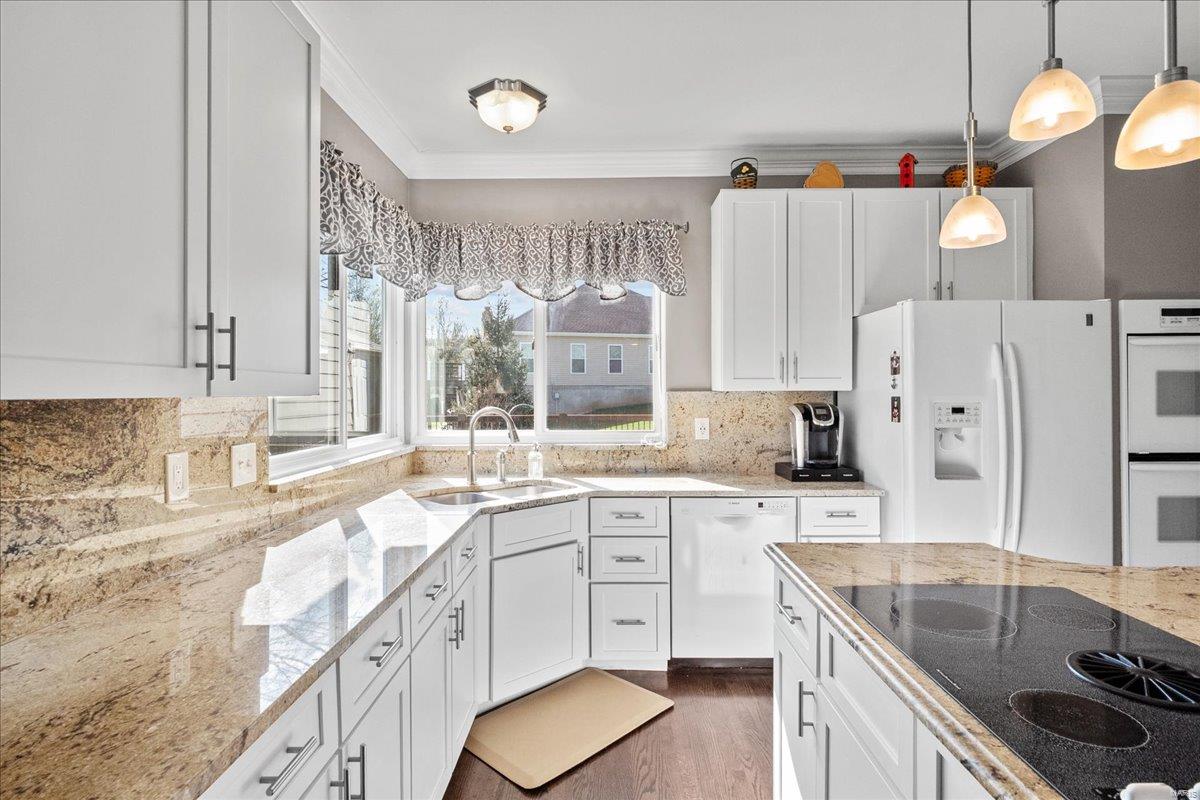 Wildwood, Missouri 63025, United States, 5 Bedrooms Bedrooms, ,5 BathroomsBathrooms,Residential,Pending,105617