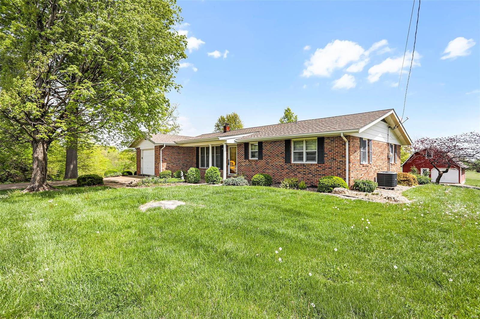5587 Country Club Lane