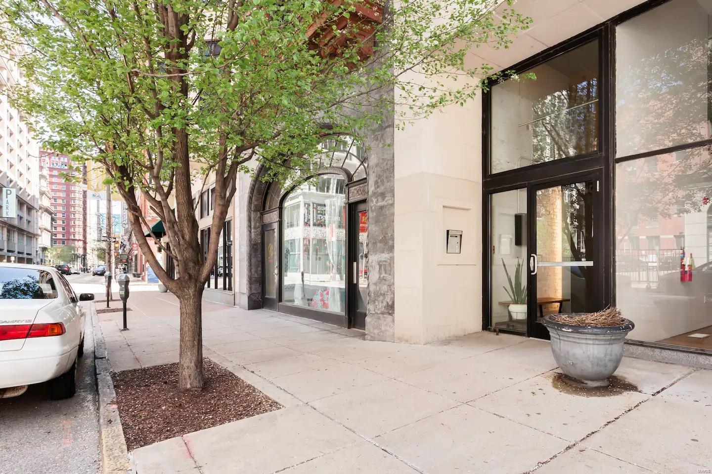 City/St Louis - Commercial Sale