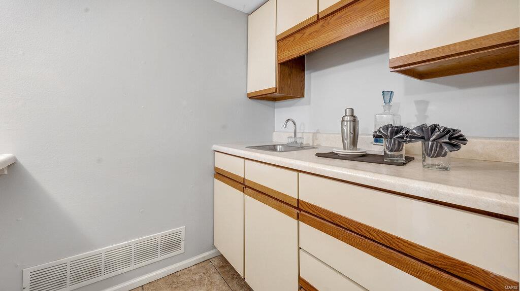 Field Pointe Condo Four - Residential